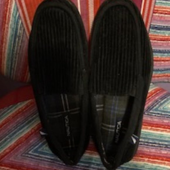Nautica Slippers, Black corduroy, size 9, Clean rubber sole, Brand New Conditon! - Picture 2 of 5